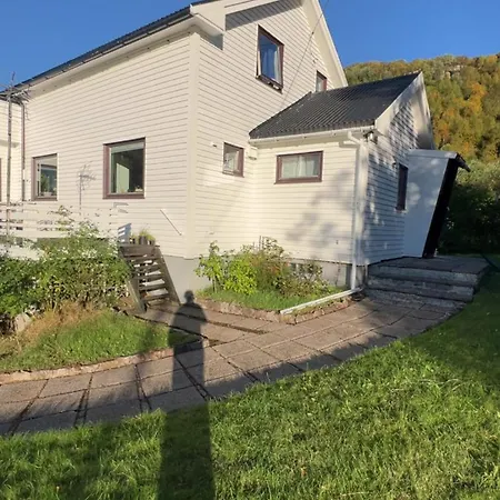 Peaceful Lofoten House Close To Unstad *